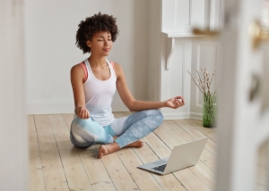 La importancia de encontrar el balance real en tu vida mediante la meditación en casa